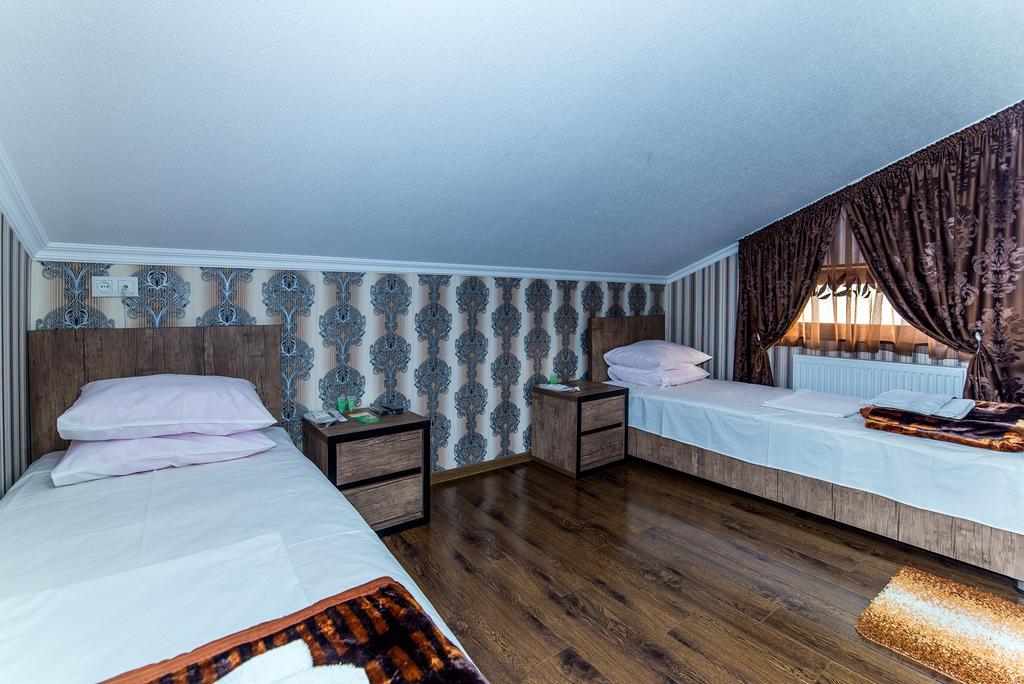 Hotel Guglux &Wine Cellar Telavi Dış mekan fotoğraf