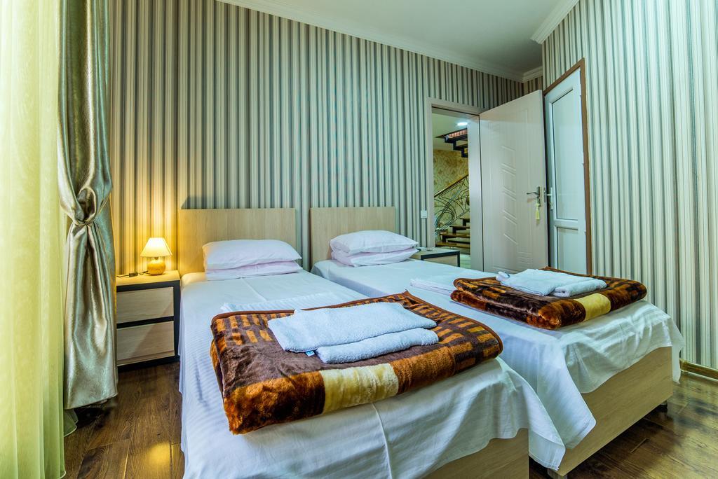 Hotel Guglux &Wine Cellar Telavi Dış mekan fotoğraf