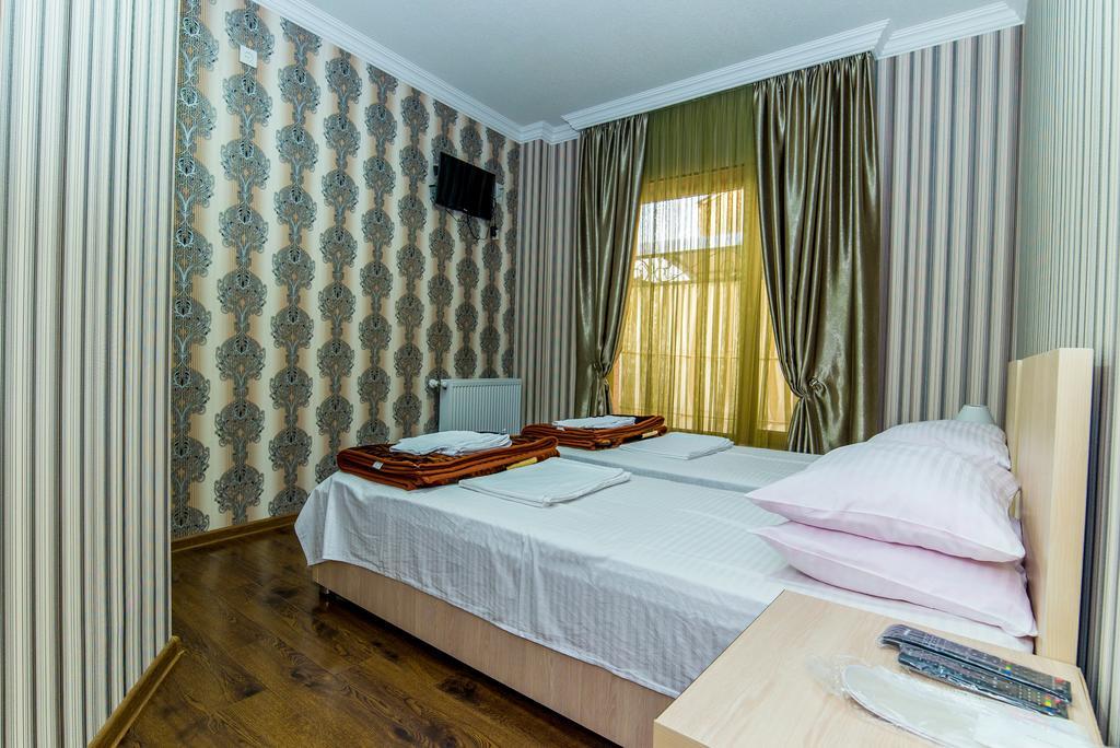 Hotel Guglux &Wine Cellar Telavi Dış mekan fotoğraf